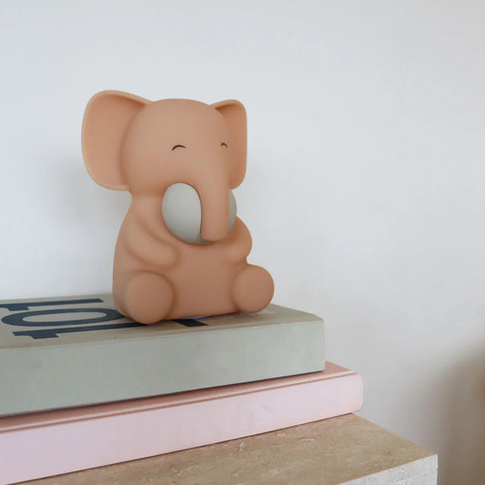 Lampă din silicon – Sigge Elefant, Rose Dust